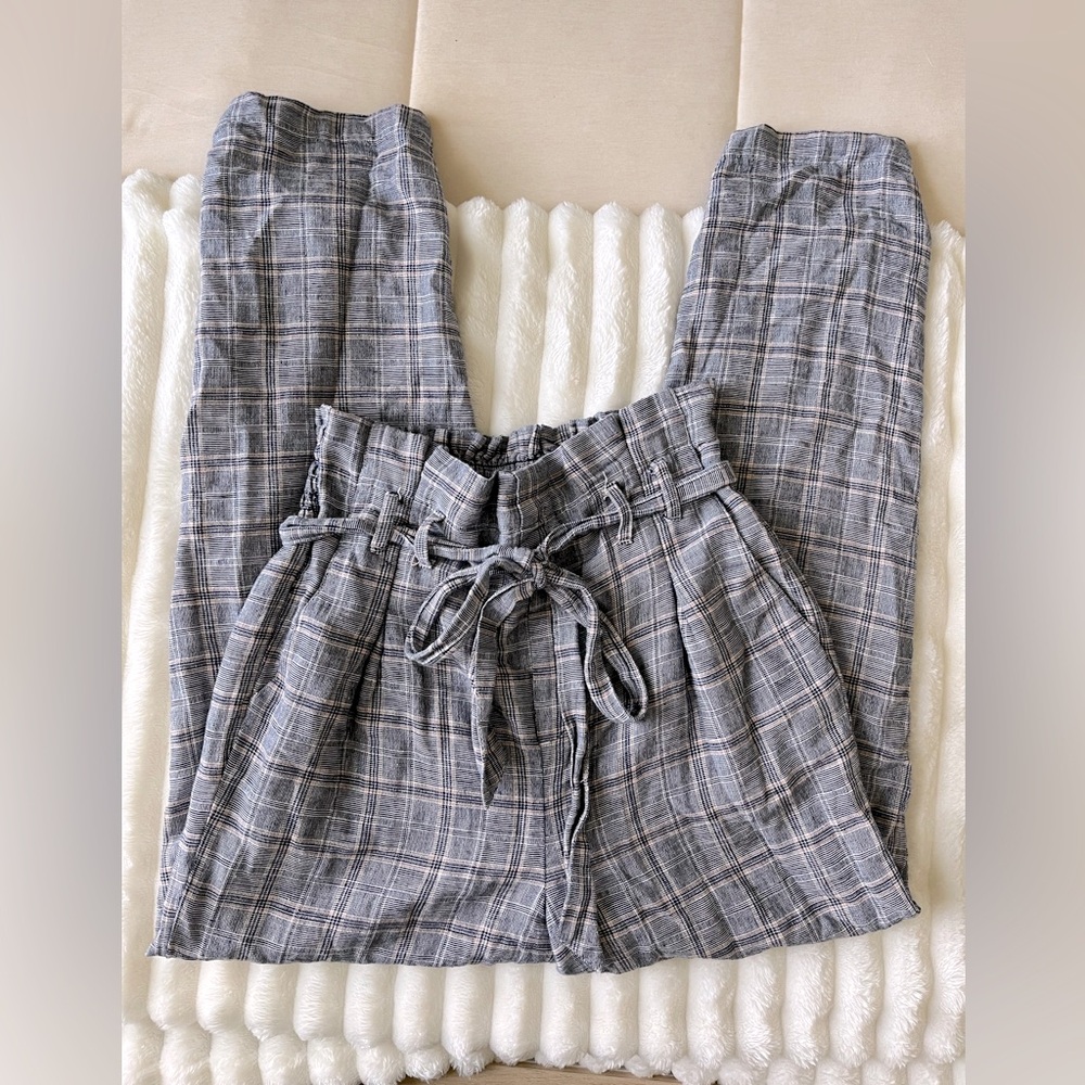 American Eagle Paperbag pants - Picture 1 of 8